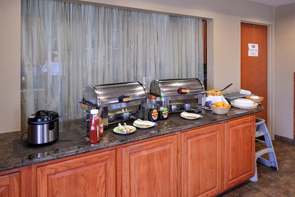 Country Hearth Inn & Suites Edwardsville Facilities photo